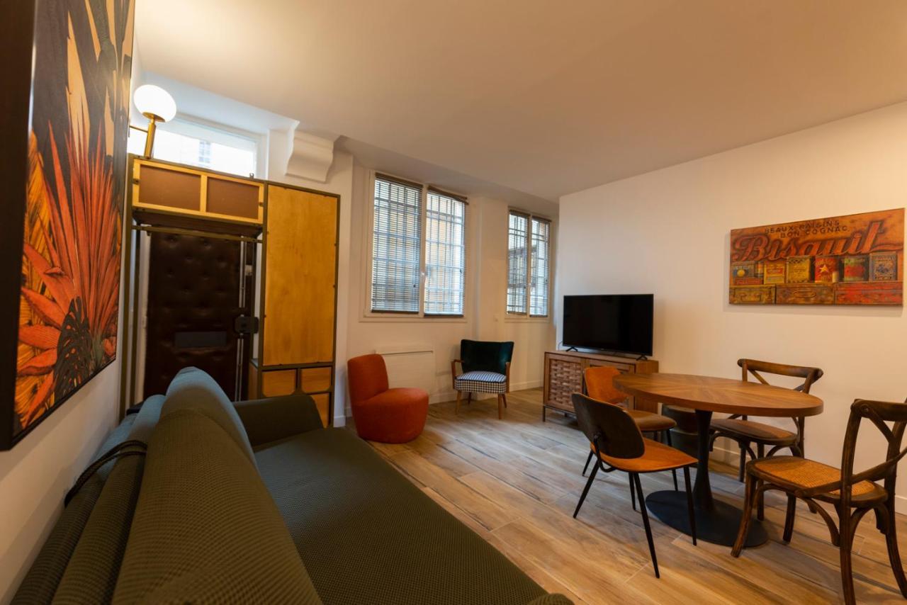 Appartamento Au Pied De La Tour Parigi Esterno foto