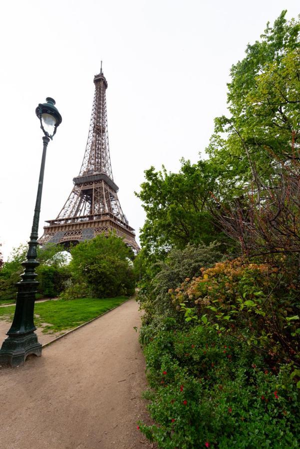 Appartamento Au Pied De La Tour Parigi Esterno foto